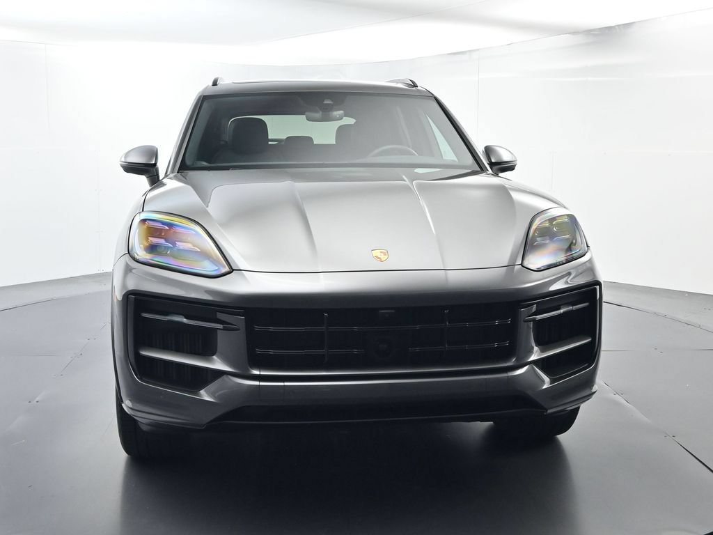 Certified 2025 Porsche Cayenne AWD/4WD image 18