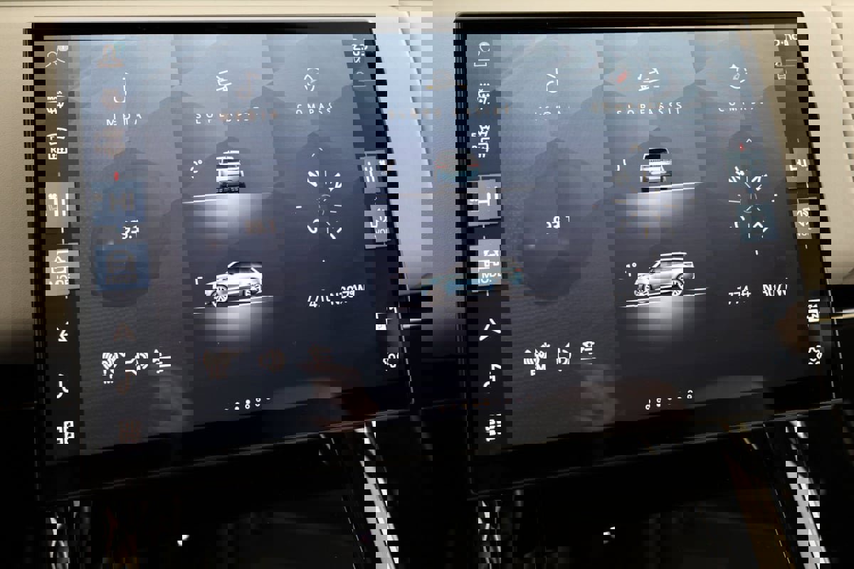 Used 2024 Land Rover Range Rover Sport Dynamic SE image 48