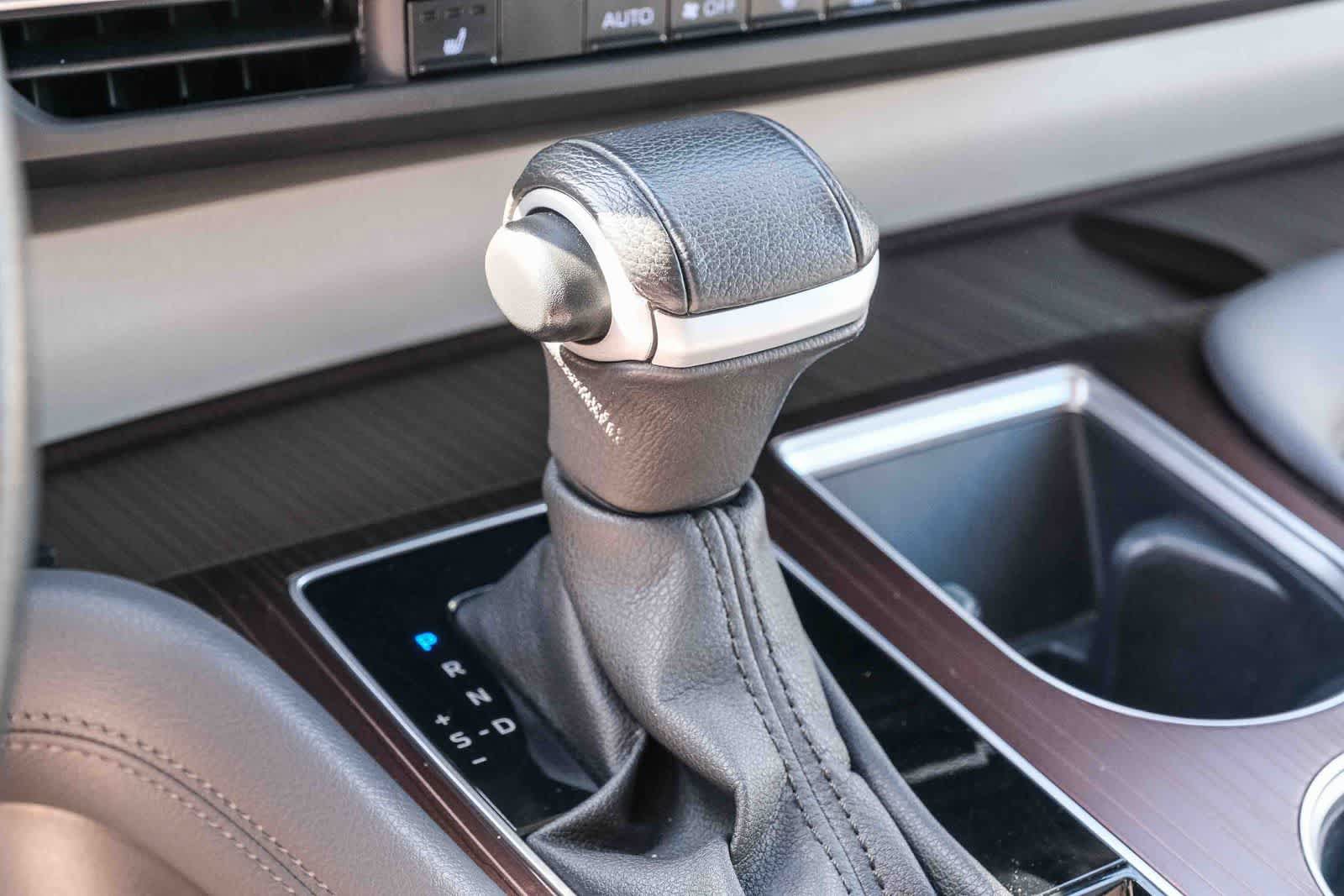 Certified 2023 Toyota Sienna XLE FWD image 18