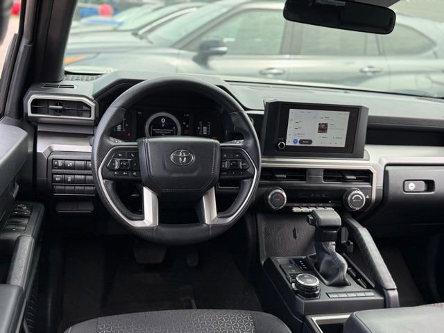 Used 2025 Toyota 4Runner SR5 AWD/4WD image 5