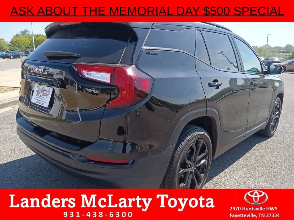 Used 2022 GMC Terrain SLE w/ Elevation Edition FWD image 3