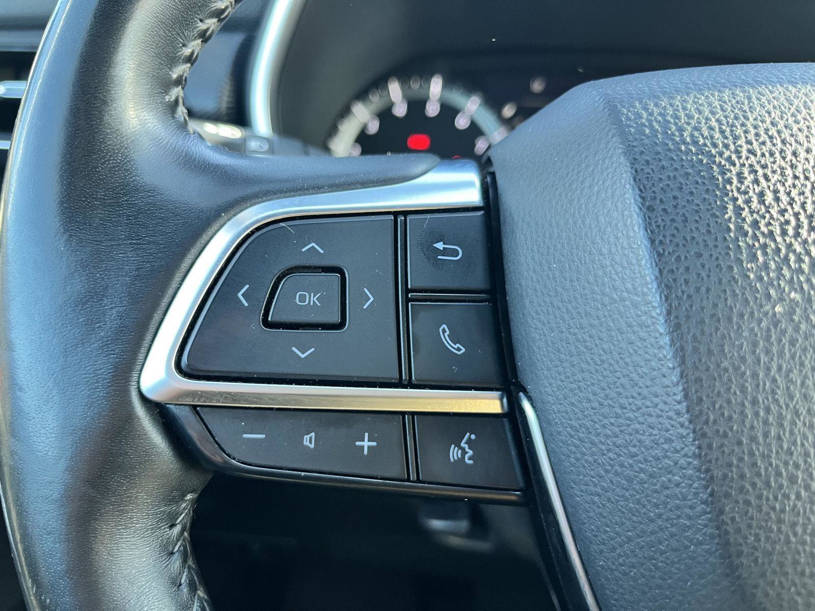 Used 2021 Toyota Highlander XSE image 41