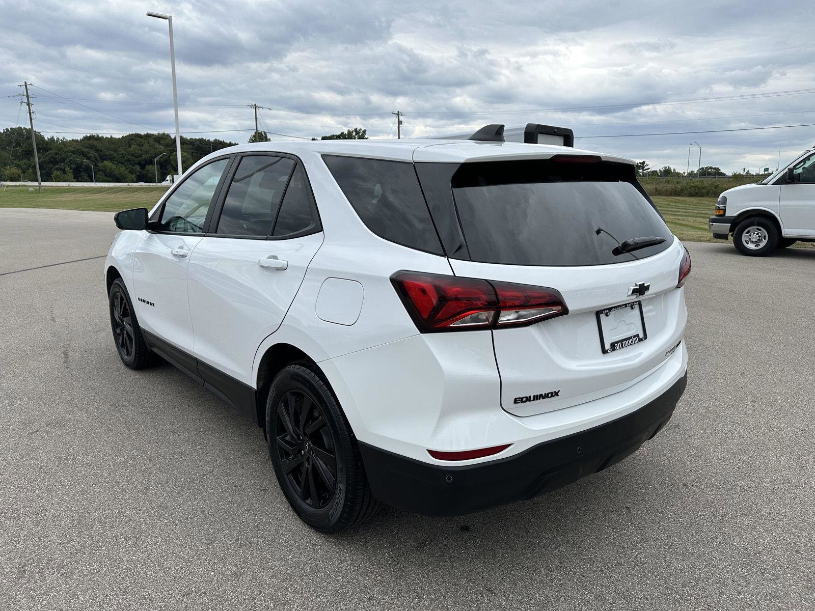 Used 2023 Chevrolet Equinox LS w/ LS Convenience Package image 3