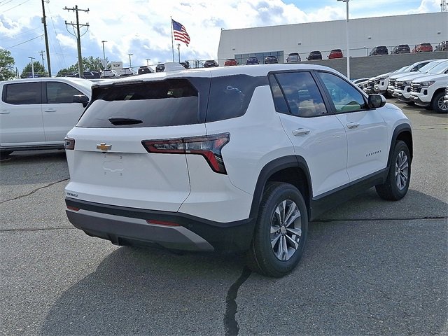 New 2026 Chevrolet Equinox LT image 3
