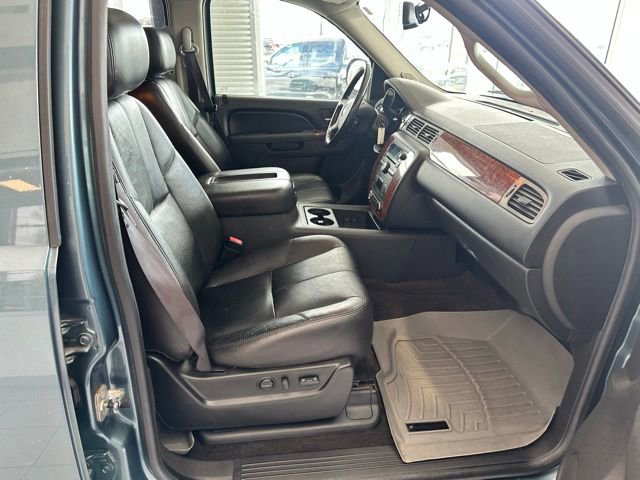 Used 2010 Chevrolet Avalanche LT image 17