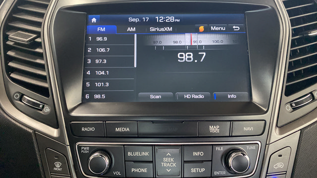 Used 2018 Hyundai Santa Fe Limited AWD/4WD image 15
