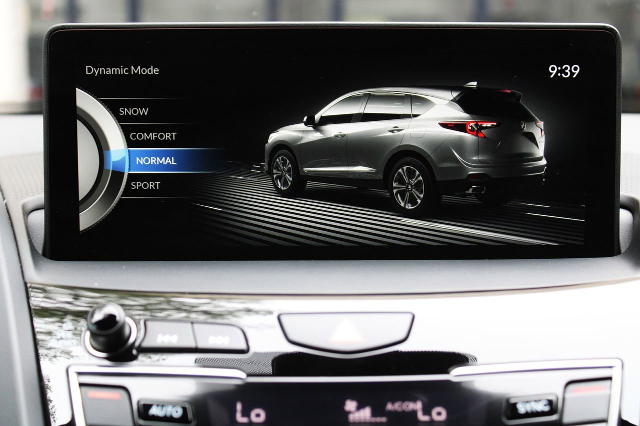 Used 2025 Acura RDX SH-AWD image 29