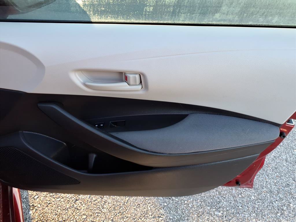Used 2022 Toyota Corolla LE FWD image 16