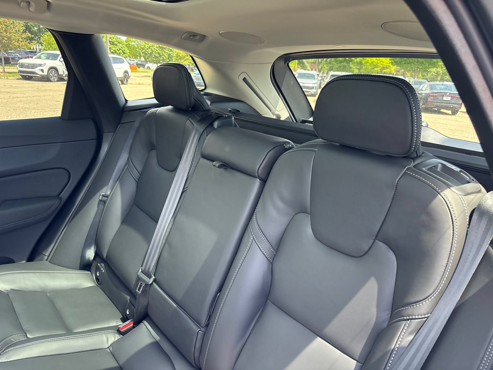 New 2026 Volvo XC60 B5 Ultra w/ Protection Package Premier AWD/4WD image 25