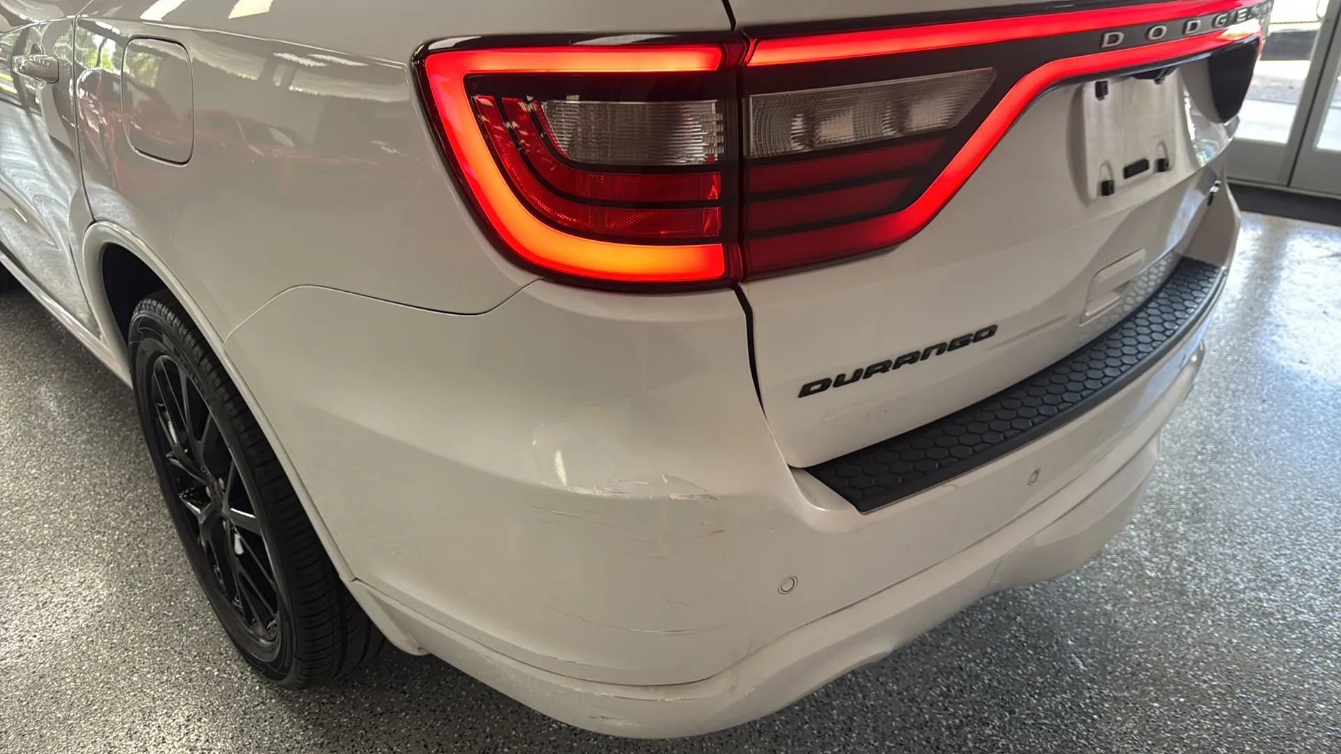 Used 2015 Dodge Durango R/T w/ Technology Group RWD image 45