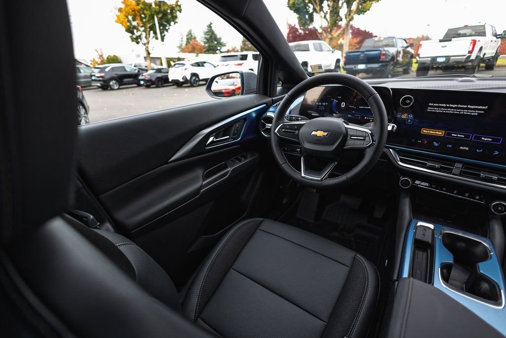 New 2026 Chevrolet Equinox EV LT image 13