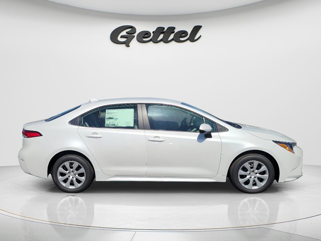 New 2026 Toyota Corolla LE FWD image 4