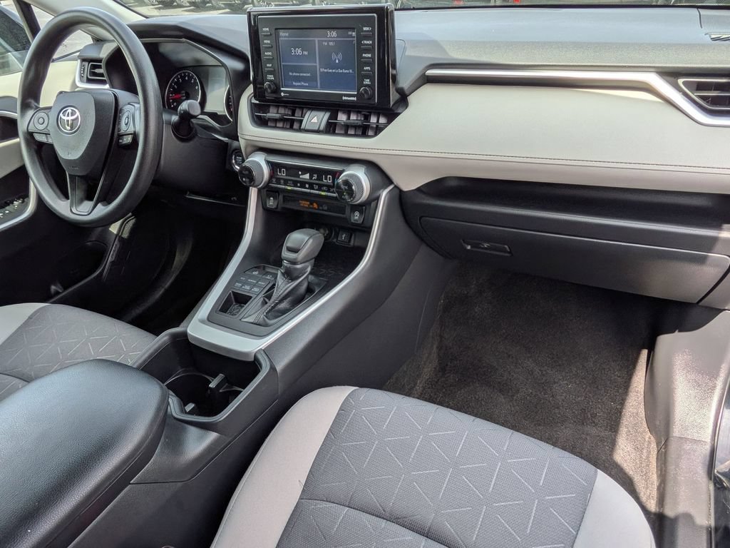 Used 2022 Toyota RAV4 XLE AWD/4WD image 23