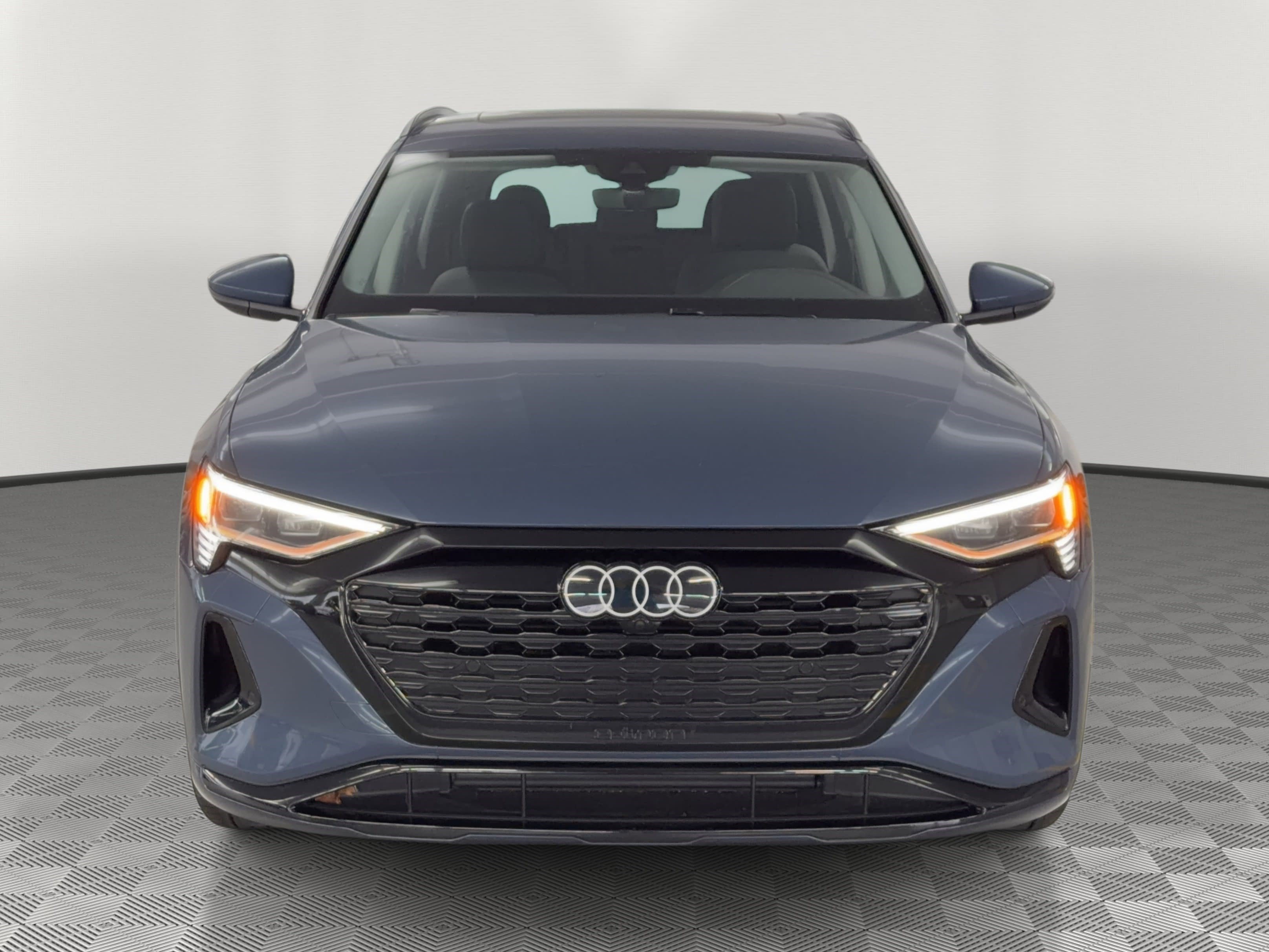 Used 2024 Audi Q8 e-tron Premium AWD/4WD image 6