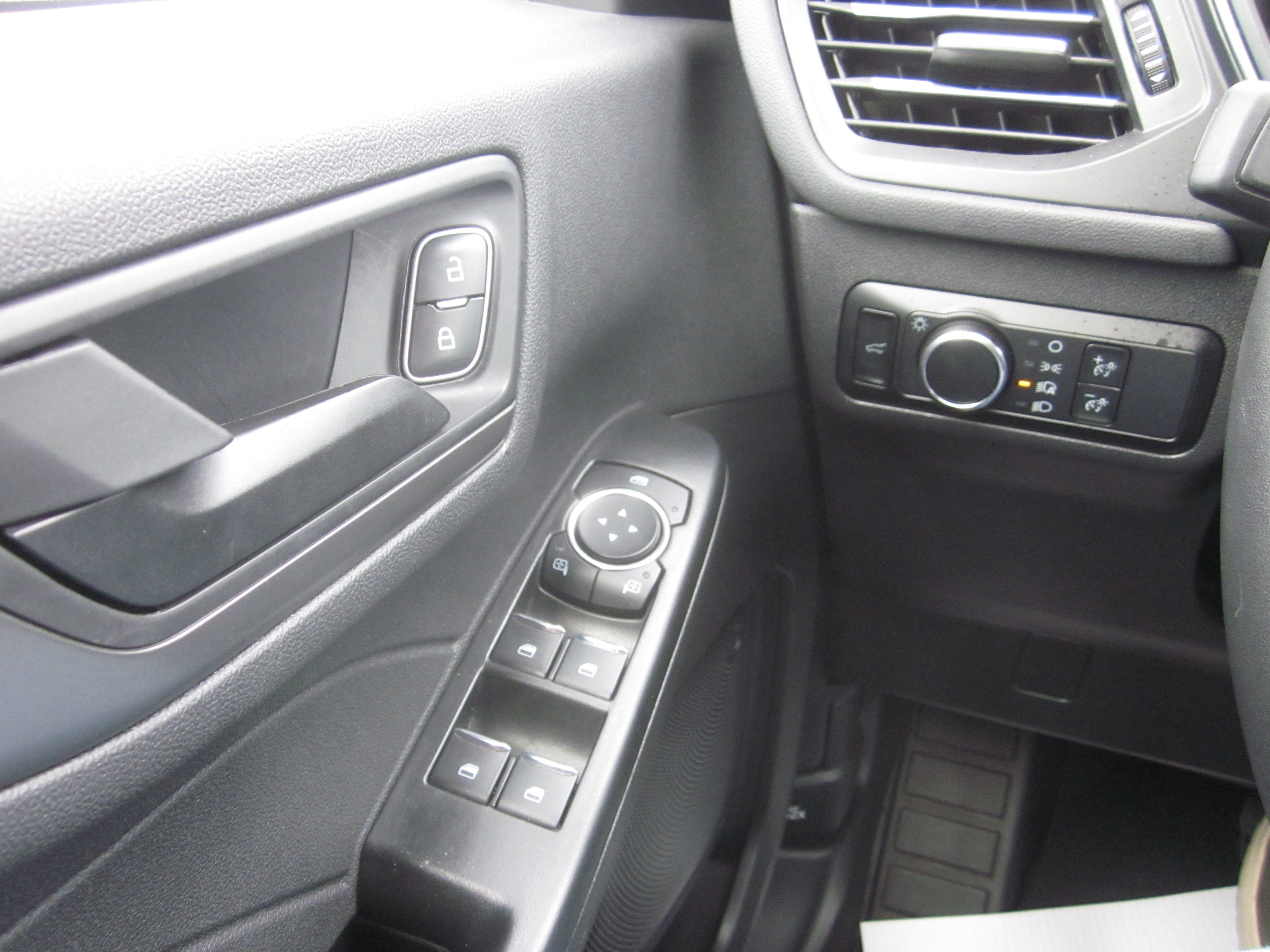 Used 2024 Ford Escape Active AWD/4WD image 19
