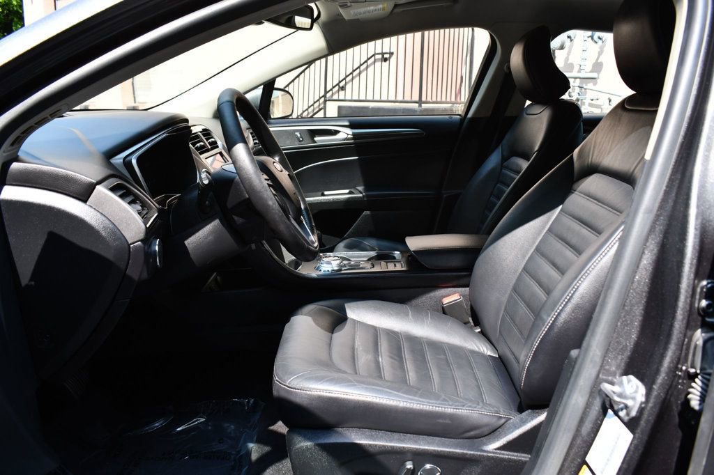 Used 2017 Ford Fusion Energi SE image 16