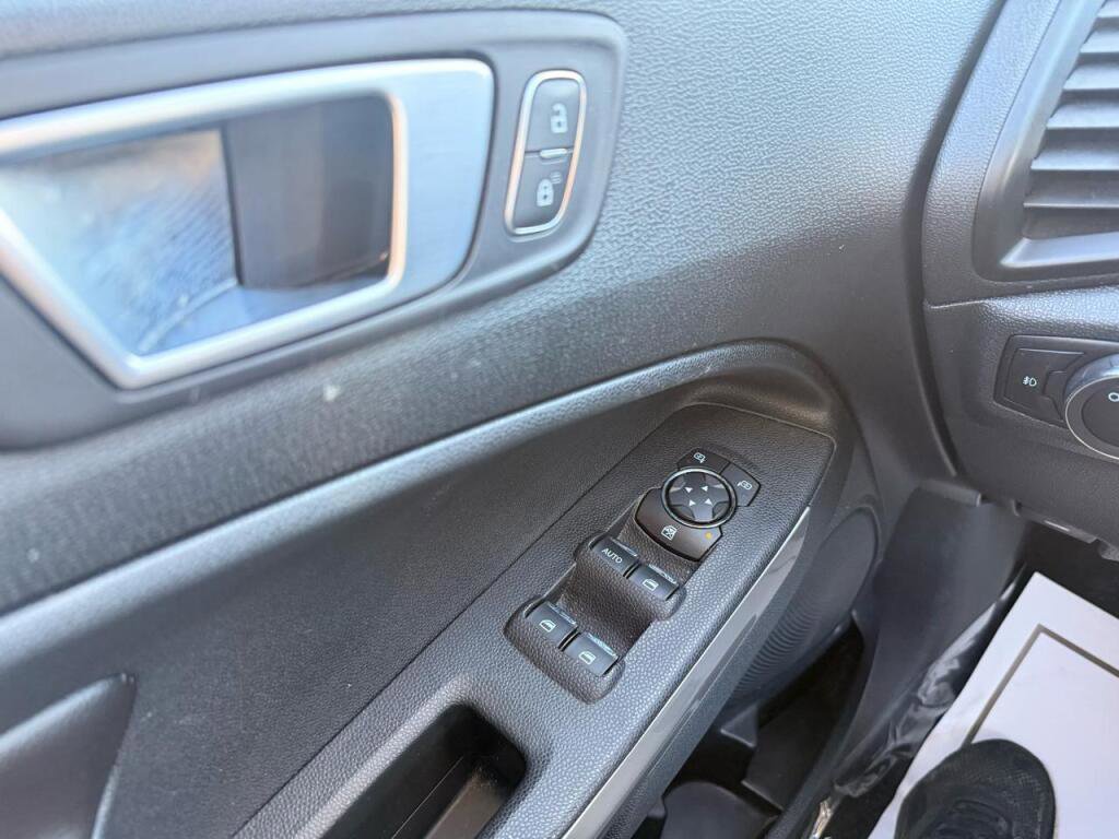 Used 2022 Ford EcoSport Titanium image 17
