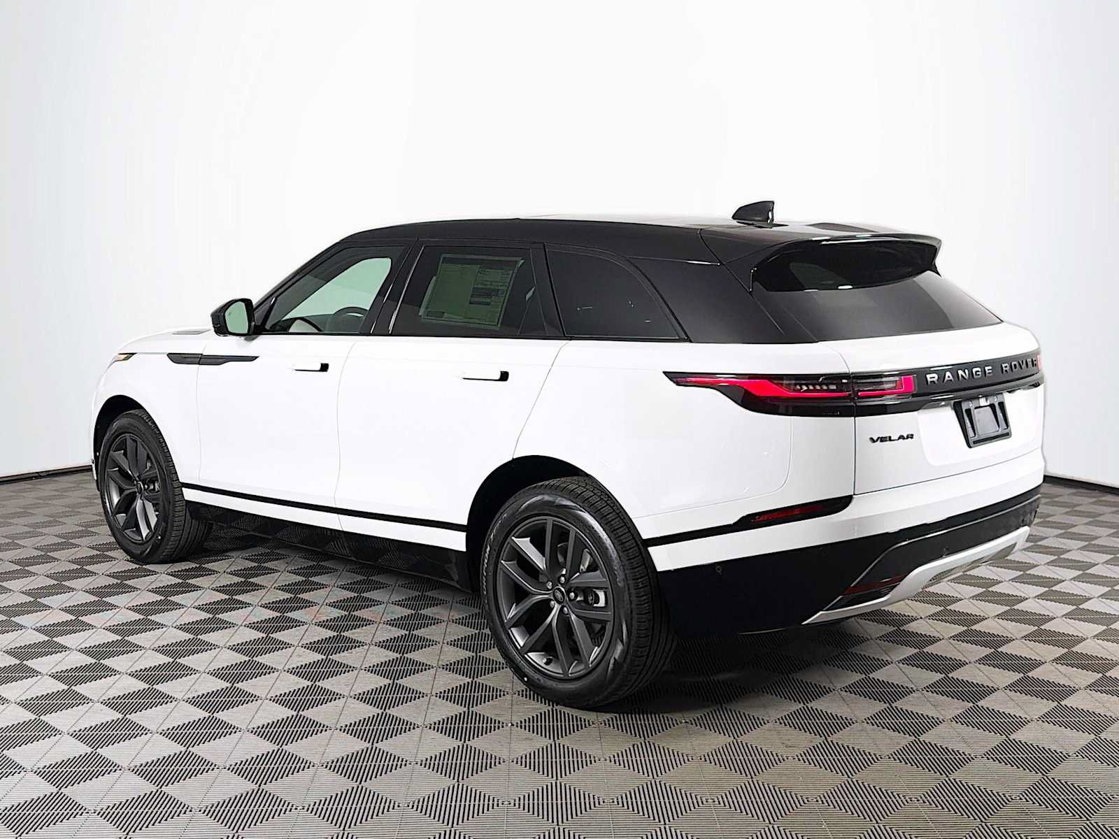 New 2026 Land Rover Range Rover Velar Dynamic SE AWD/4WD image 7