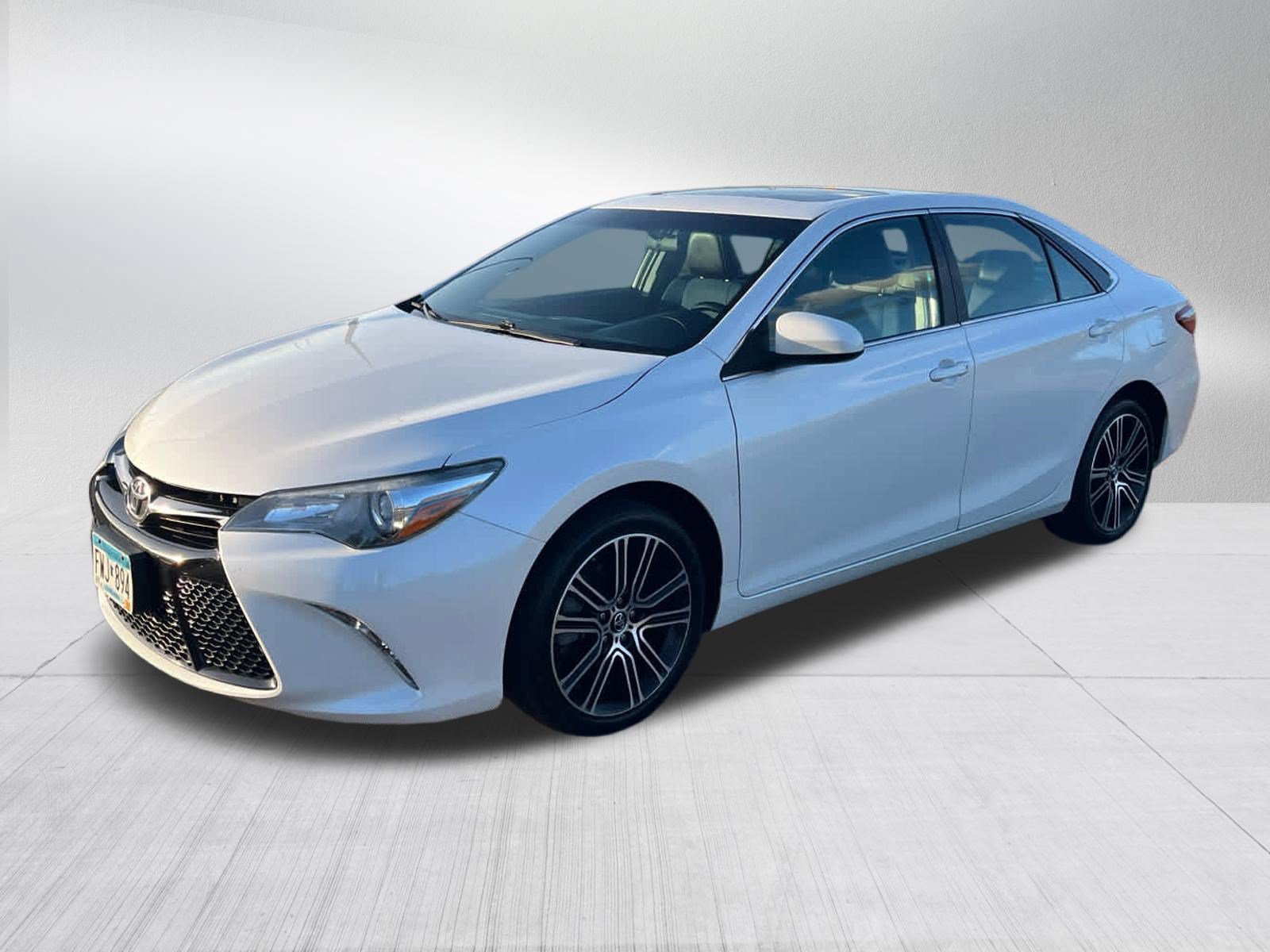 Used 2016 Toyota Camry SE FWD image 3