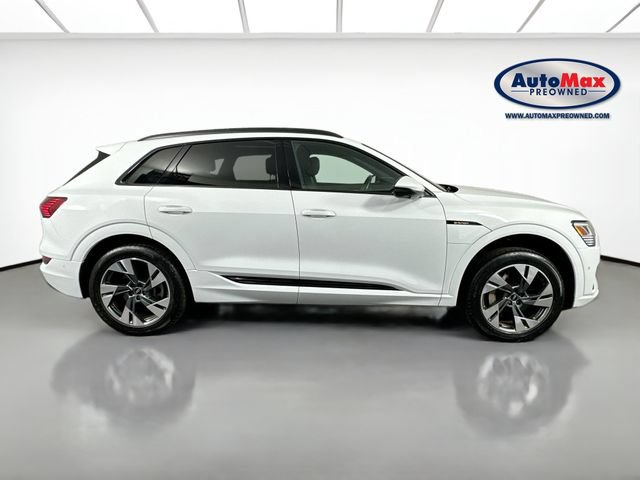 Used 2022 Audi e-tron Premium w/ Convenience Plus Package AWD/4WD image 10