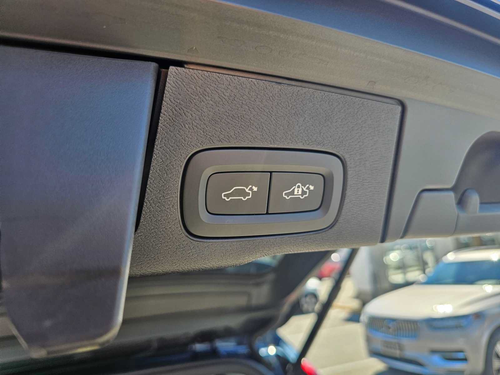 Used 2025 Volvo XC60 T8 Ultra w/ Climate Package AWD/4WD image 18