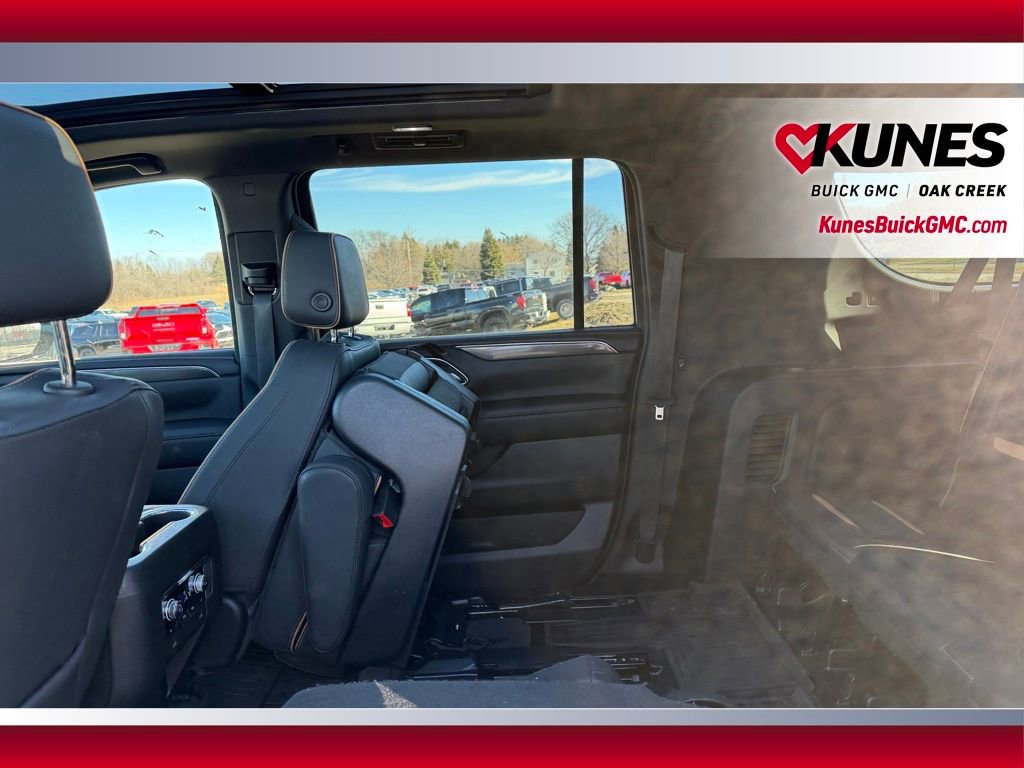 Used 2023 GMC Yukon XL AT4 image 12