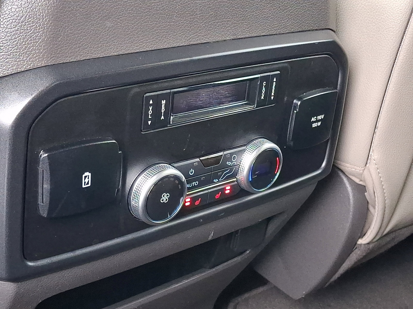 Used 2020 Ford Expedition Limited image 13