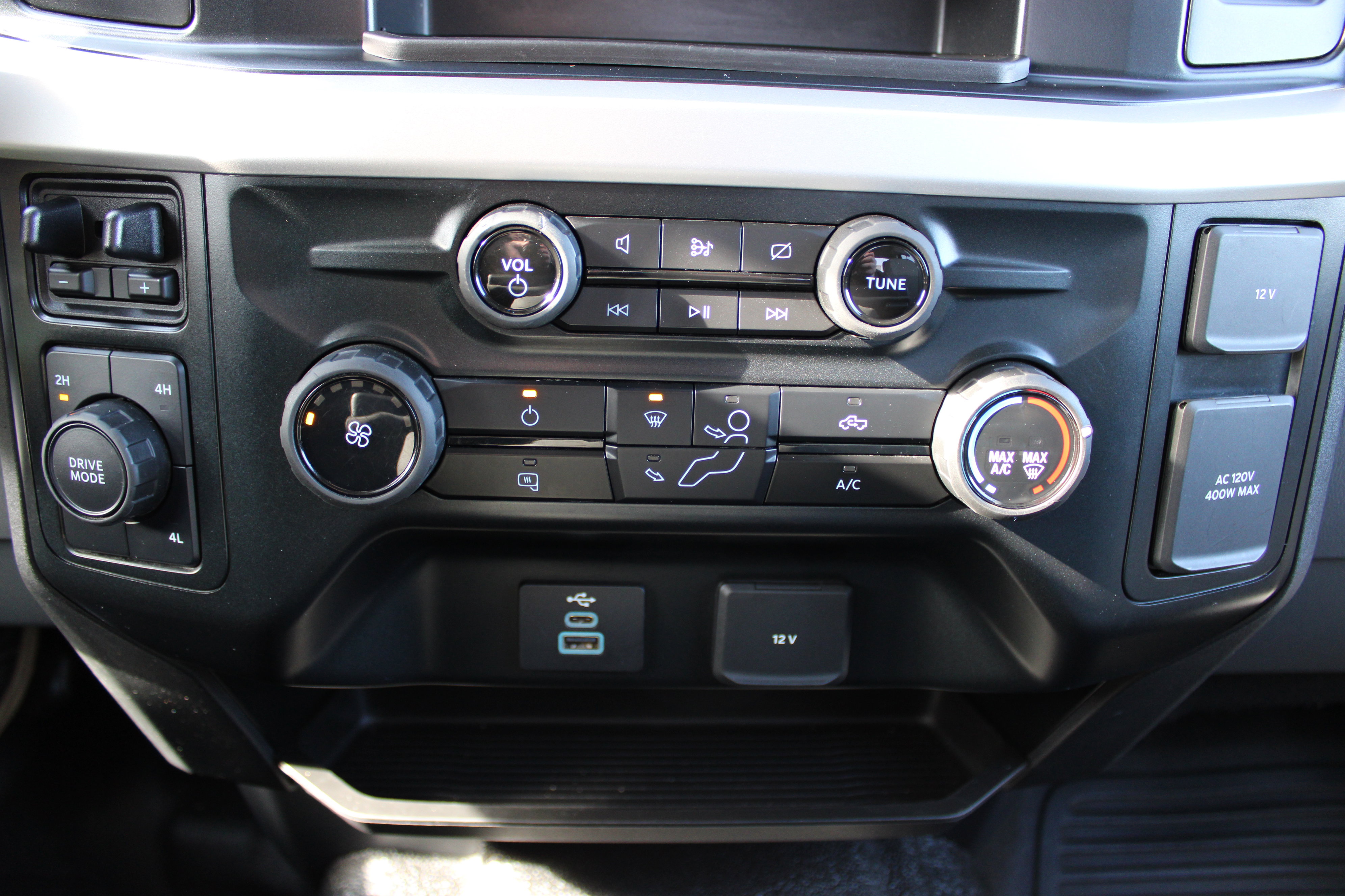 Used 2023 Ford F350 XLT image 24