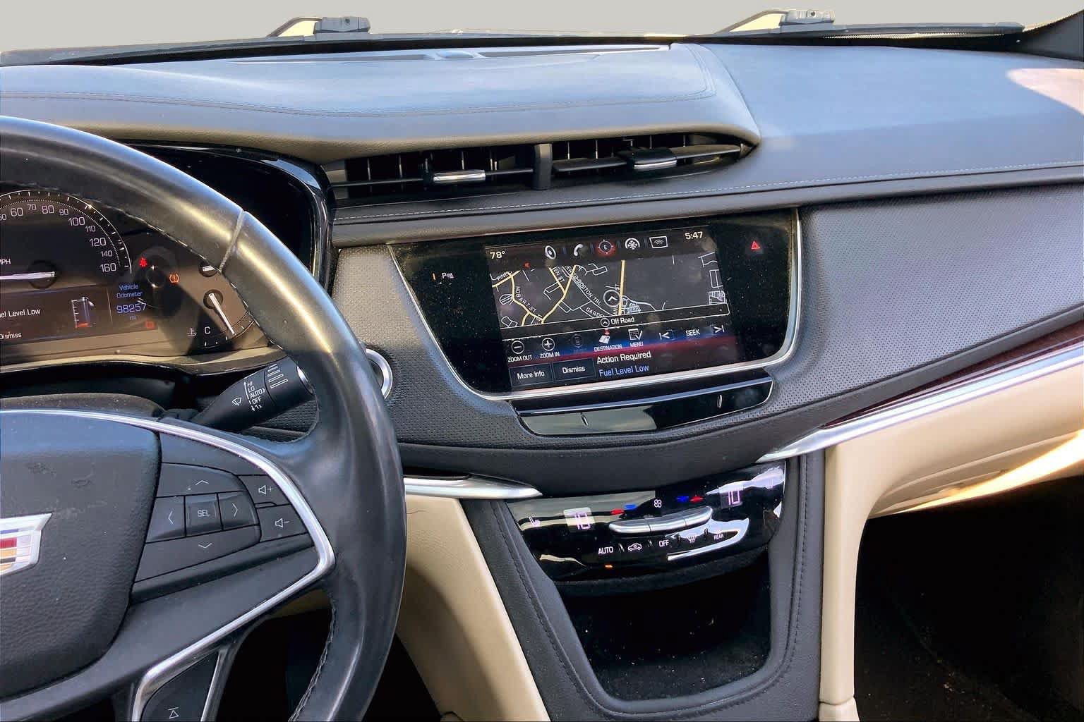 Used 2017 Cadillac XT5 Luxury w/ Driver Awareness Package FWD image 7
