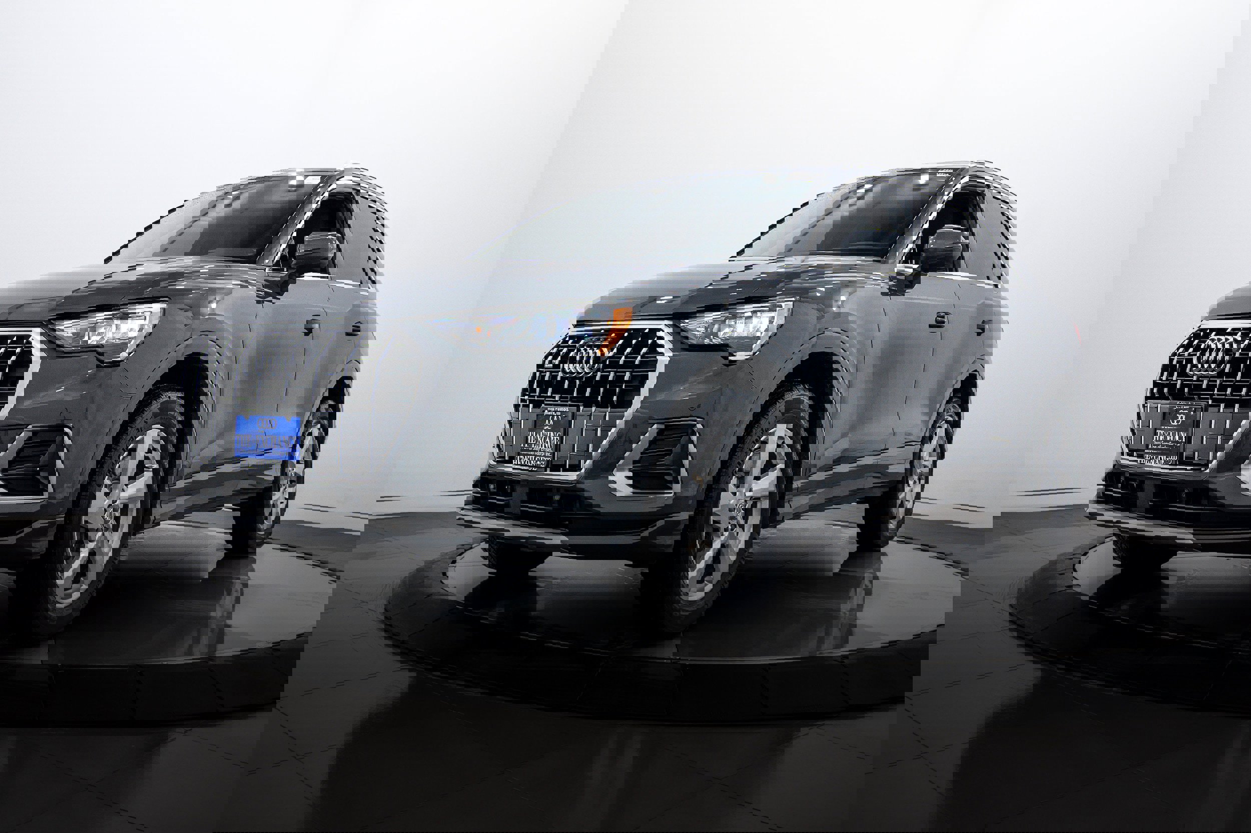 Used 2020 Audi Q3 2.0T Premium w/ Convenience Package image 7