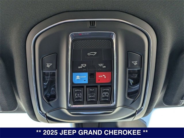 New 2025 Jeep Grand Cherokee Limited w/ Black Appearance Package image 29