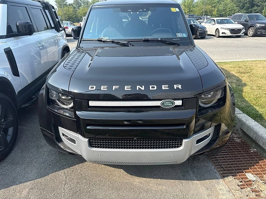 Used 2022 Land Rover Defender 110 XS Edition AWD/4WD image 3