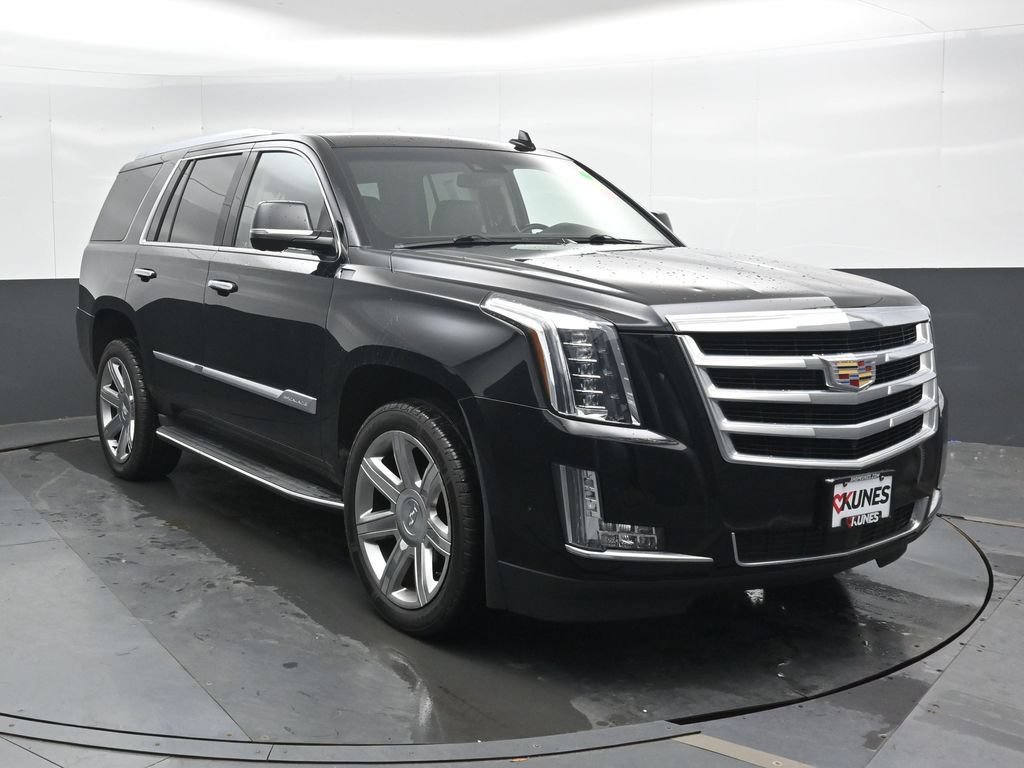 Used 2018 Cadillac Escalade Premium Luxury AWD/4WD image 4