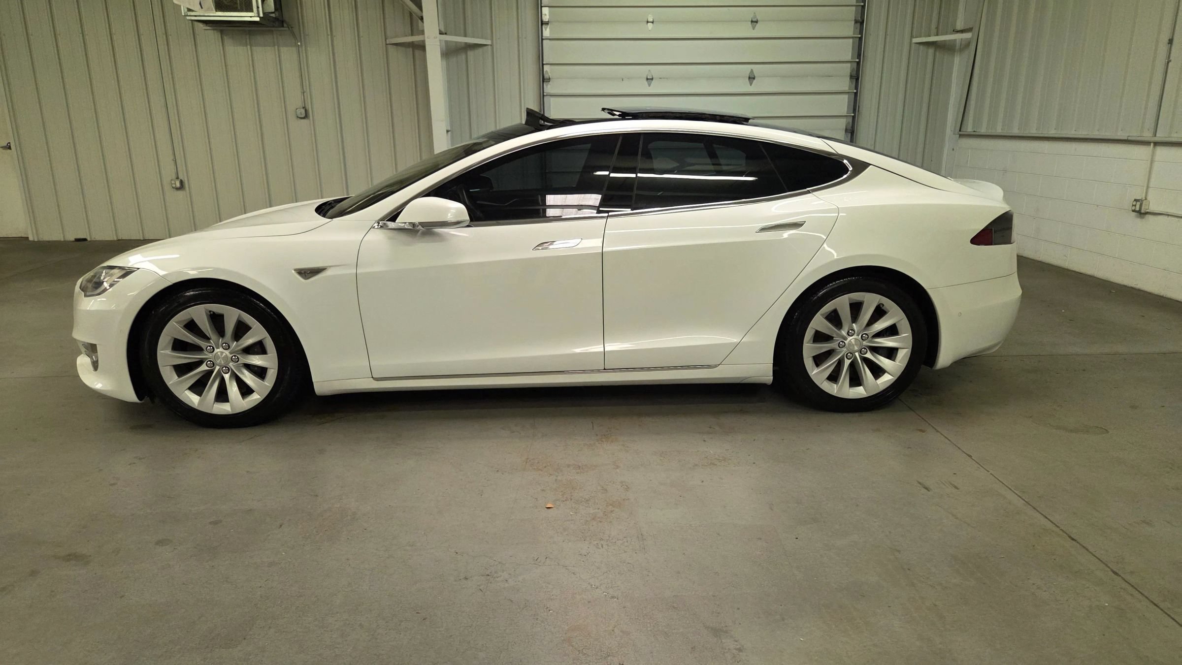 Used 2016 Tesla Model S 90D AWD/4WD image 3