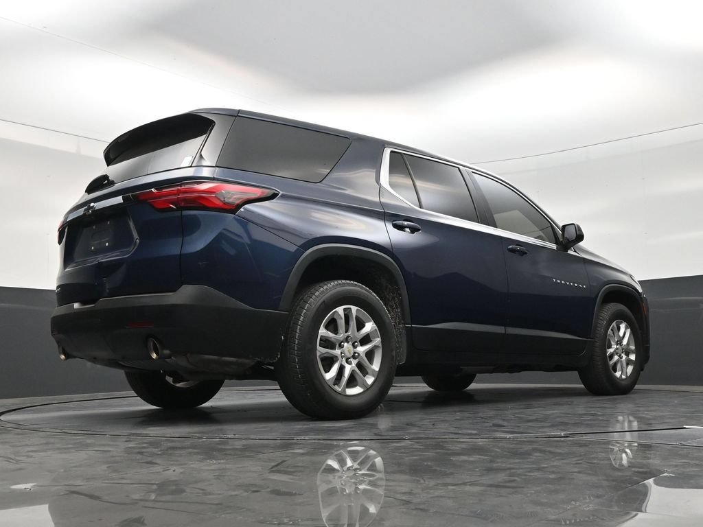 Used 2022 Chevrolet Traverse LS FWD image 24