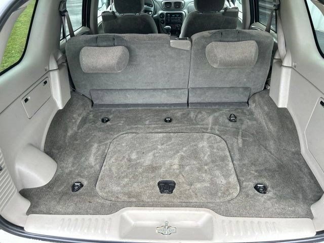 Used 2004 Chevrolet TrailBlazer LS w/ LS Preferred Equipment Group AWD/4WD image 28