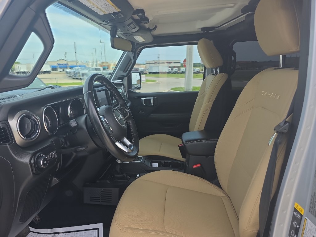 Used 2022 Jeep Wrangler Unlimited Sahara AWD/4WD image 7