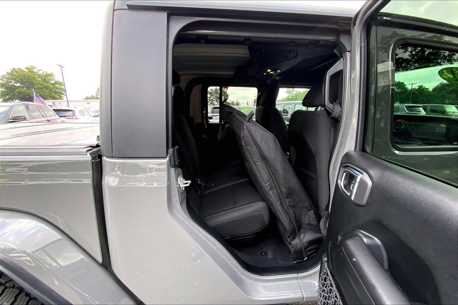 Used 2021 Jeep Gladiator Sport AWD/4WD image 16