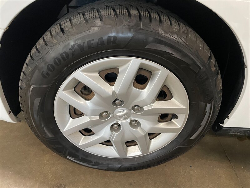 Used 2014 RAM C/V Tradesman FWD image 21