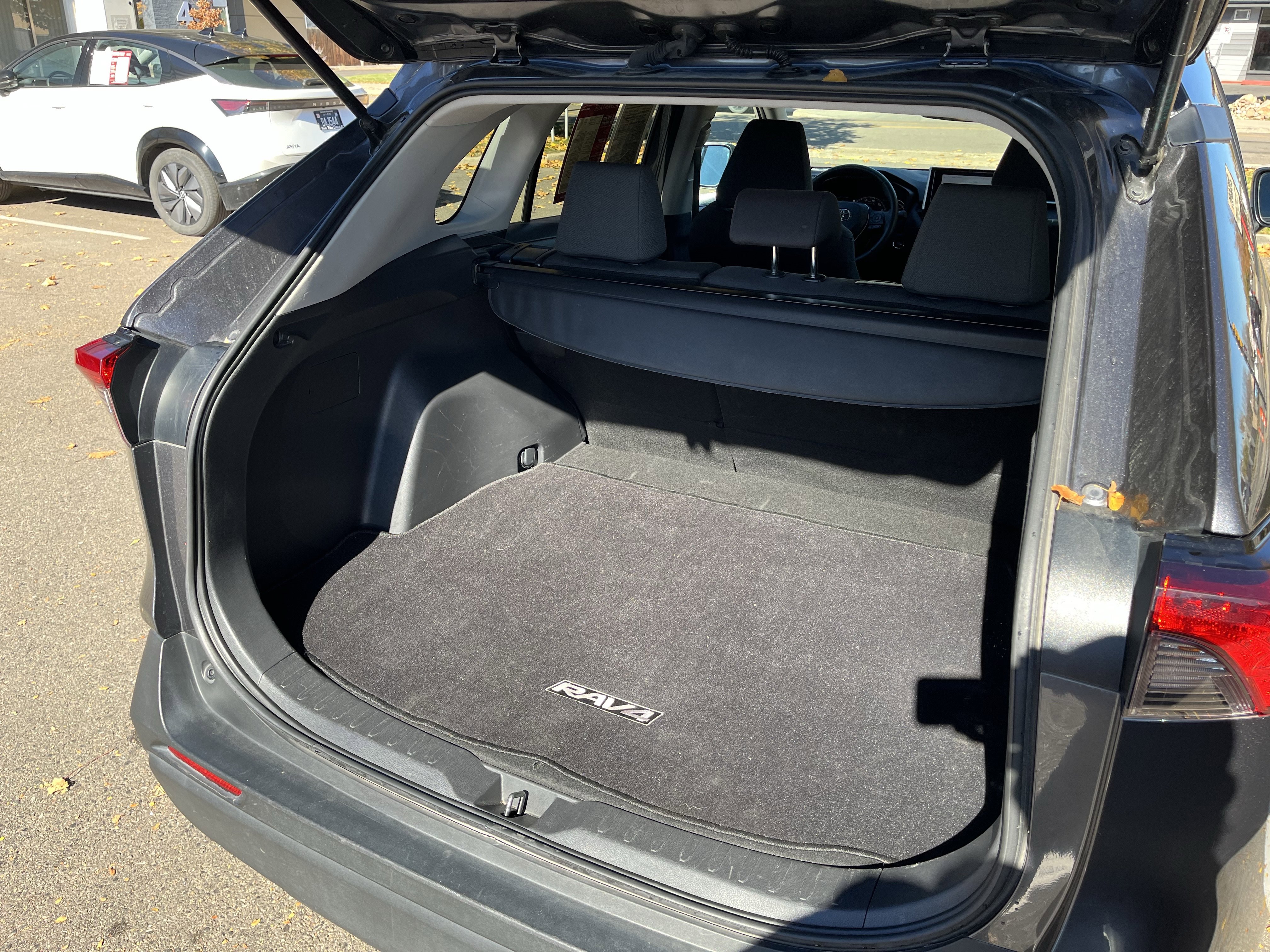 Used 2024 Toyota RAV4 XLE image 32