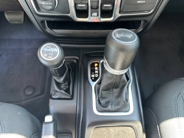 Used 2022 Jeep Wrangler Unlimited Sport AWD/4WD image 32
