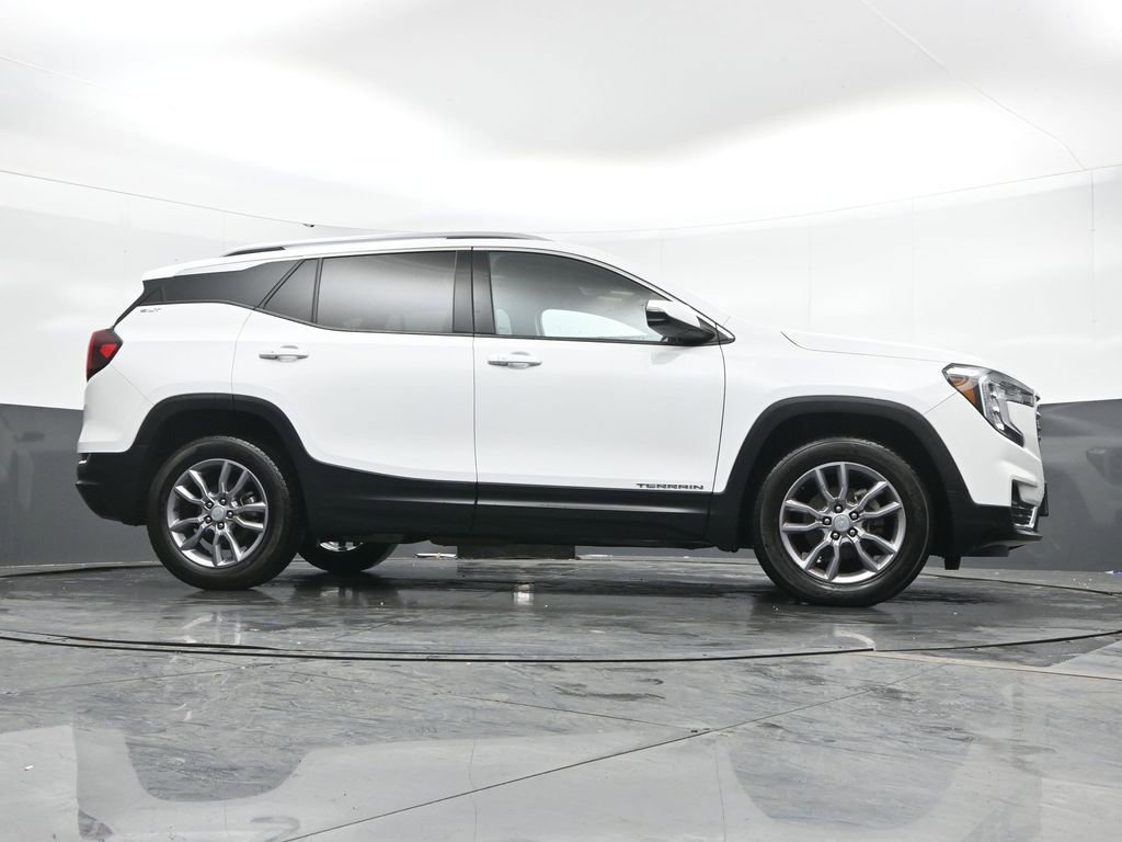 Used 2023 GMC Terrain SLT image 25