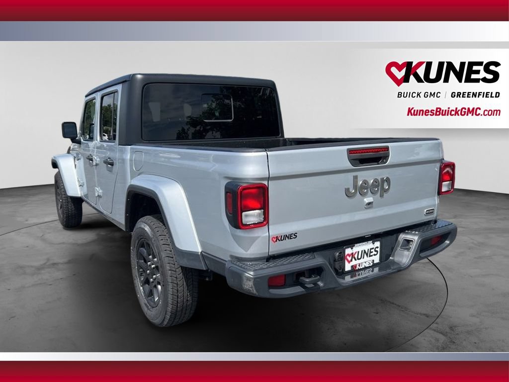 Used 2023 Jeep Gladiator Overland AWD/4WD image 9