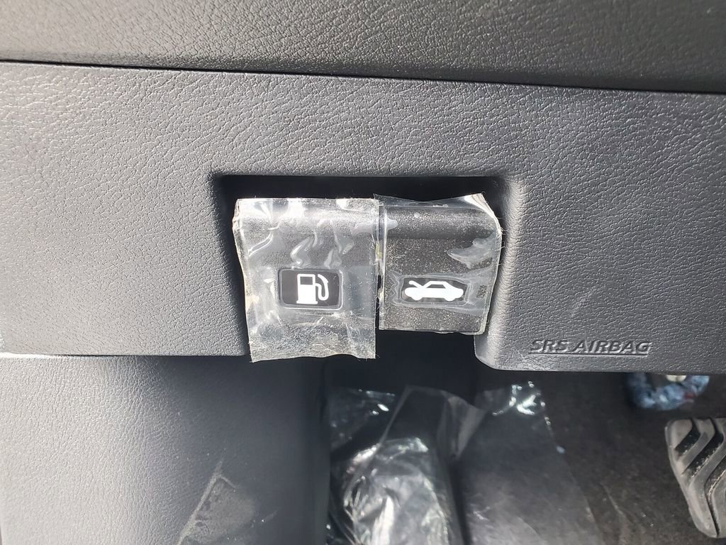 New 2025 Nissan Versa SV w/ Trunk Package image 19