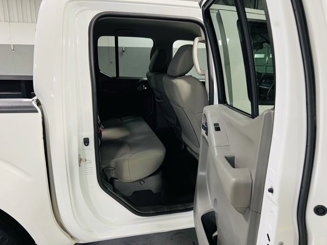 Used 2019 Nissan Frontier SV image 27