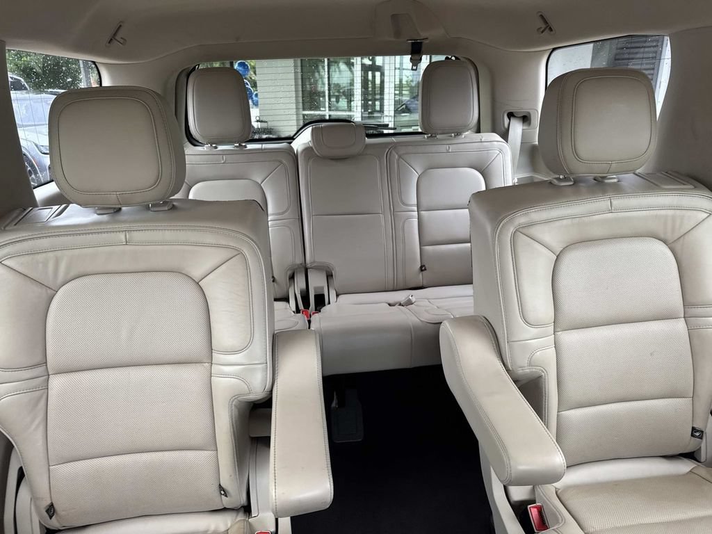 Used 2019 Lincoln Navigator Select RWD image 10