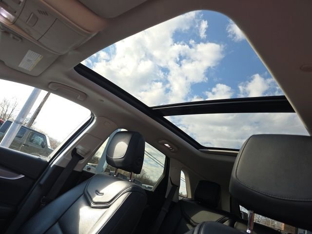 Used 2017 Cadillac XT5 Luxury w/ Driver Awareness Package image 3