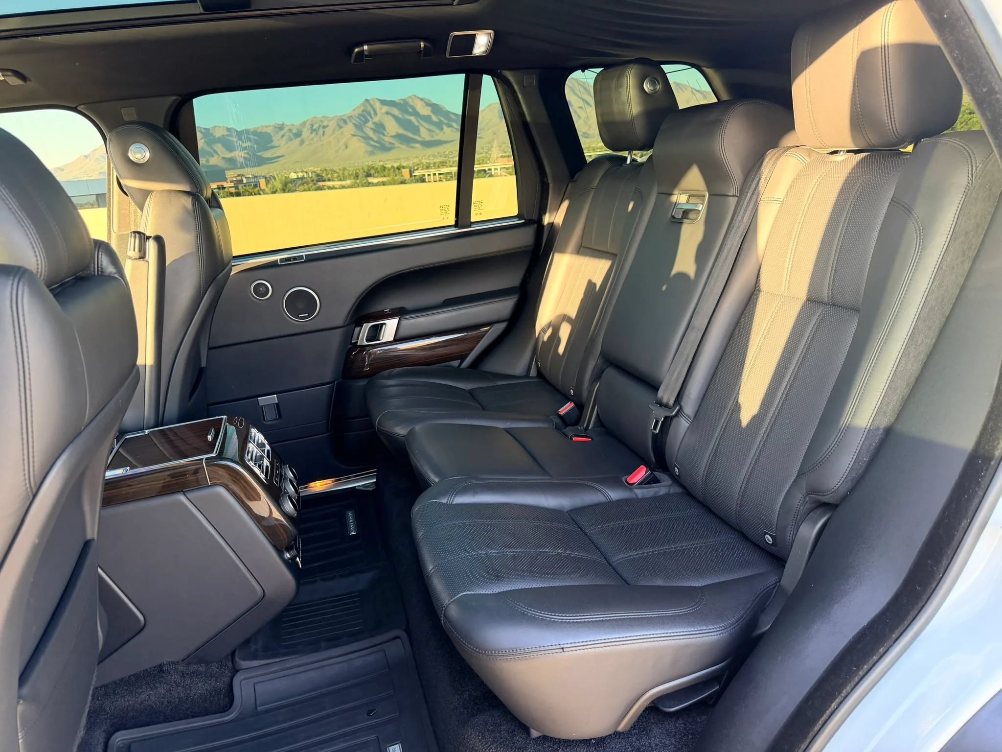 Used 2014 Land Rover Range Rover Long Wheelbase Supercharged AWD/4WD image 16