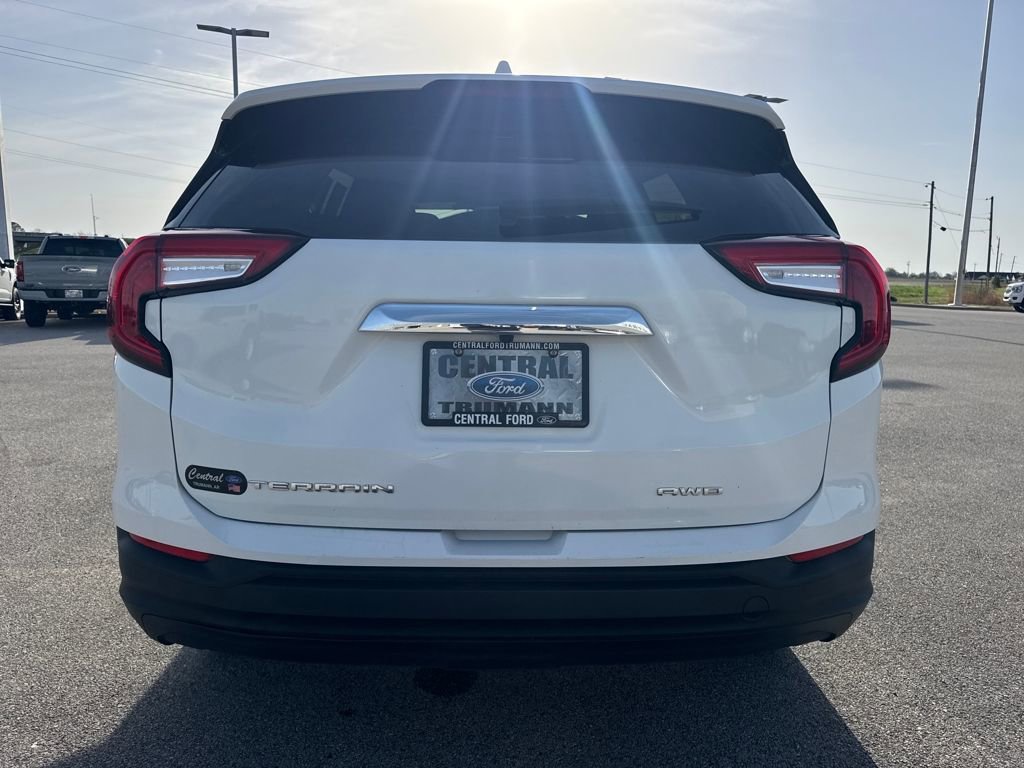 Used 2024 GMC Terrain SLE image 5