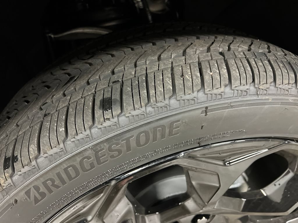 New 2026 GMC Yukon XL Denali Ultimate w/ LPO, Floor Liner Package AWD/4WD image 22